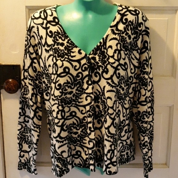 Sag Harbor Sweaters - Sag harbor small black white cardigan sweater